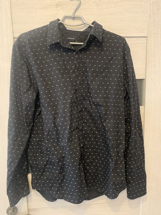 Reserved koszula czarna męska z kołnierzem rozmiar XL w białe kokardki