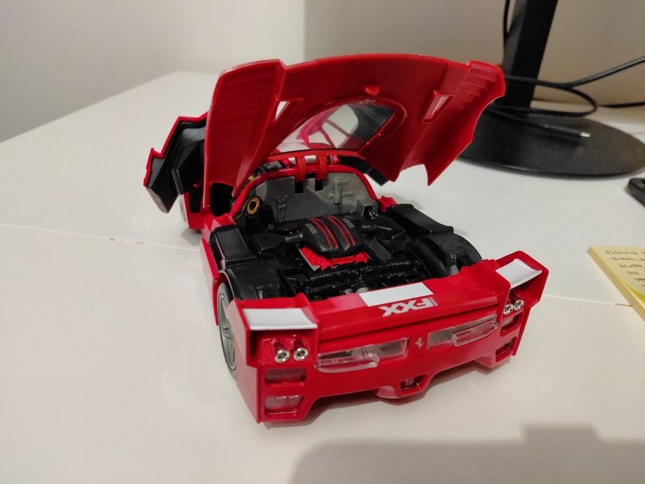 Ferrari FXX Evoluzione 1/18 Hot Wheels