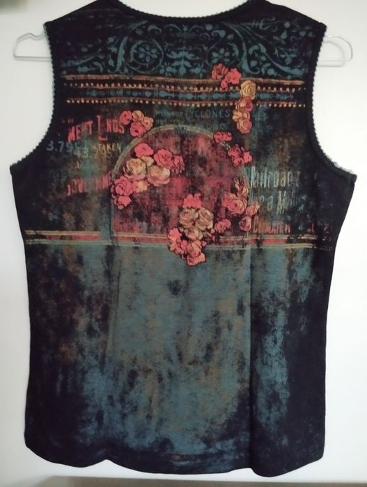 Camisola com brilhantes