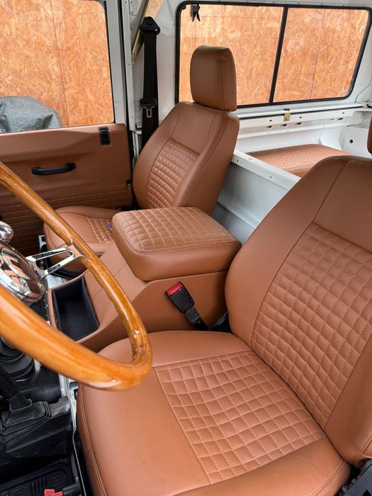 Land Rover Defender foto 3