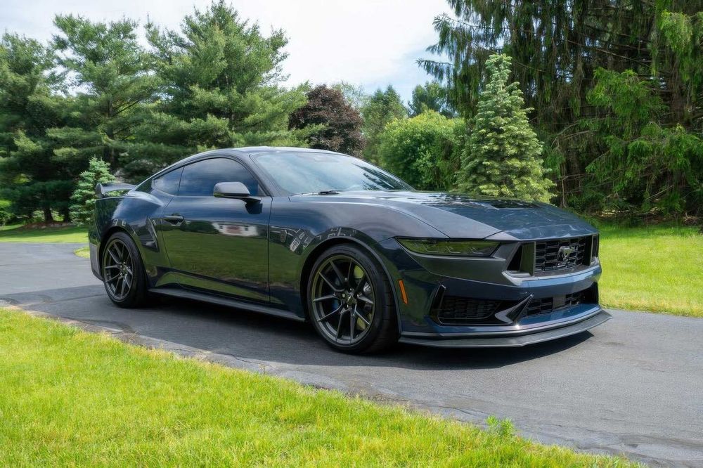 Ford Mustang      2025