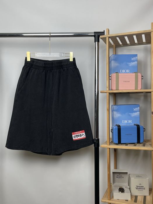 Шорти VETEMENTS «Hello» Red  | Бавовняні Шорти Ветементс | Люксовий Стрітвір Одяг | VETEMENTS Black Shorts