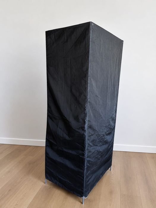 Guarda-roupa/armário portátil em tecido preto