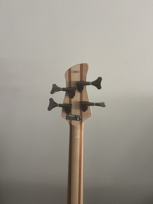 Baixo yamaha trbx 304