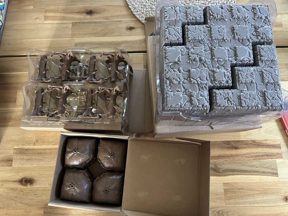 HATE trees, huts, plateaus (drzewa, chaty, płaskowyże)