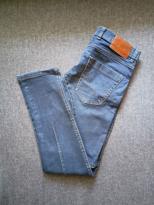 Granatowe męskie dżinsy rurki rozm. S (44)