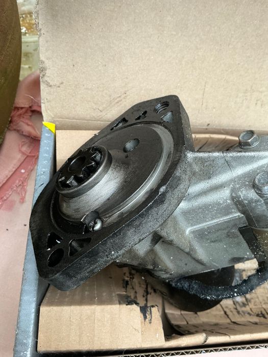 Motor de arranque com bobine de chamada