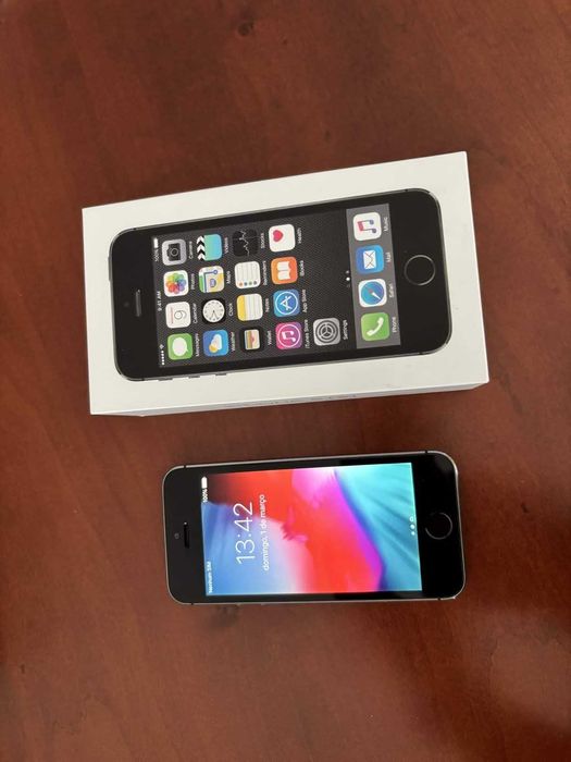 iPhone 5S Como NOVO na Caixa Bateria NOVA