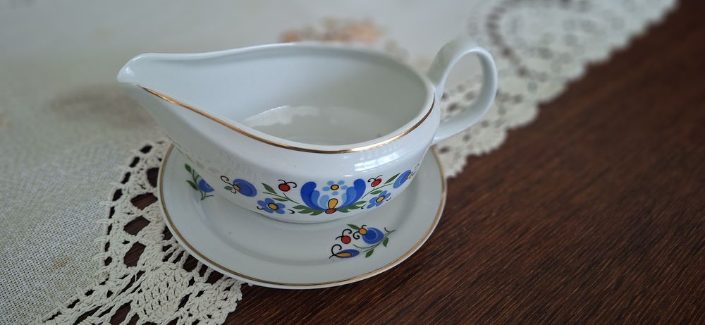 Porcelanowy sosjerka Lubiana