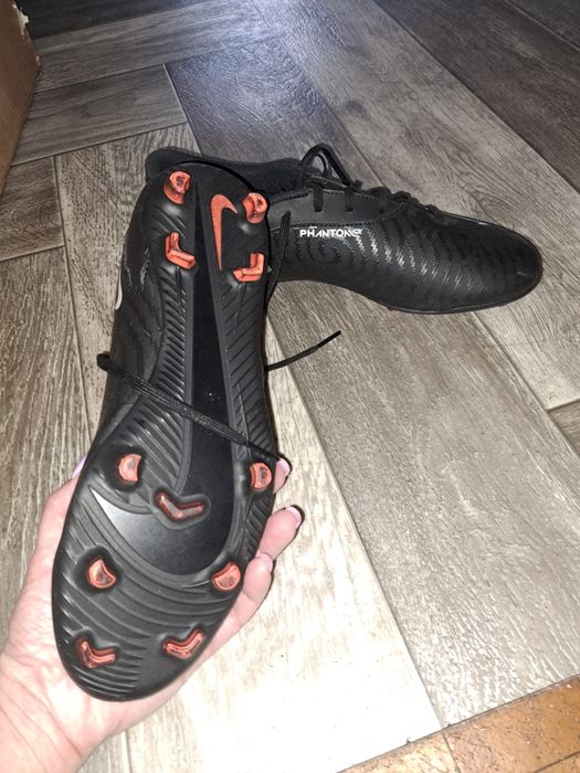 Буци Nike 43 копочки сороконожки кроссовки
