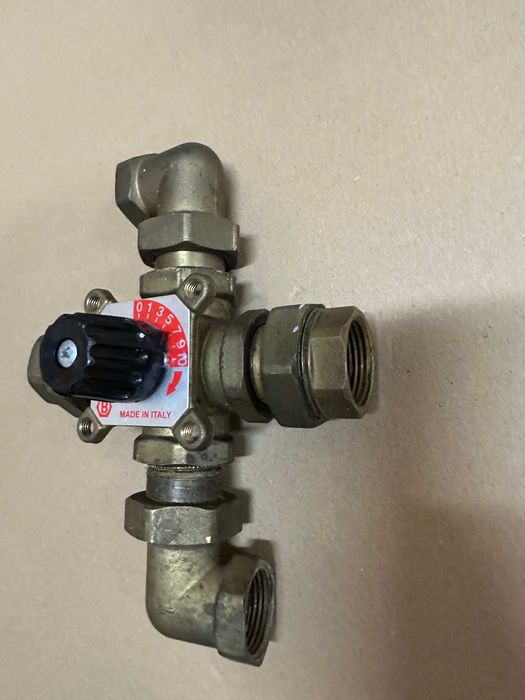 Zawór 4 drogowy mosiężny 1" z śrubunkami