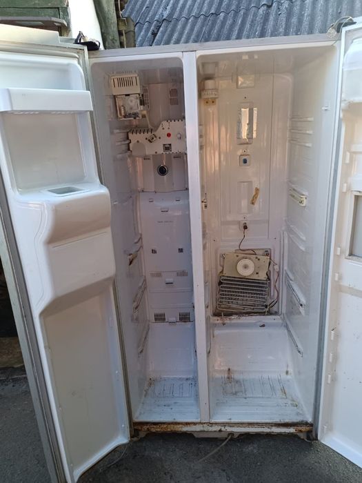 Холодильник Samsung RS21FLMR