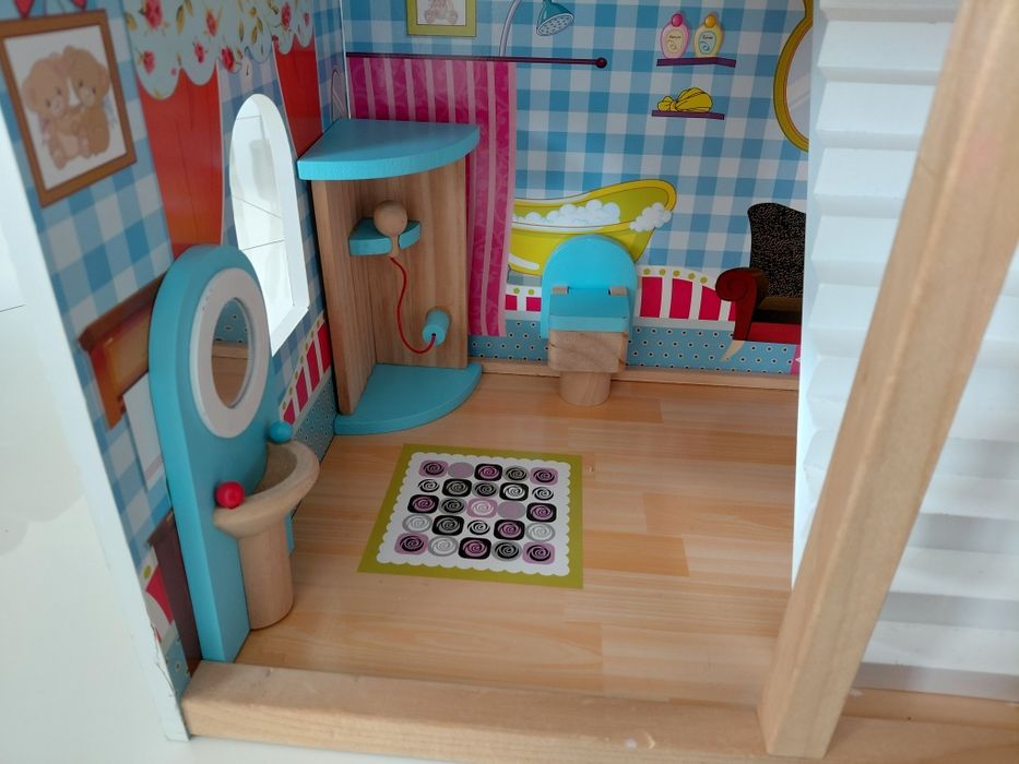 Domek dla lalek z mebelkami