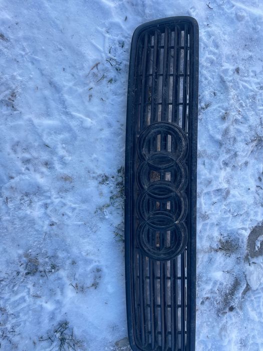 Решітка капота Ауді А4б5