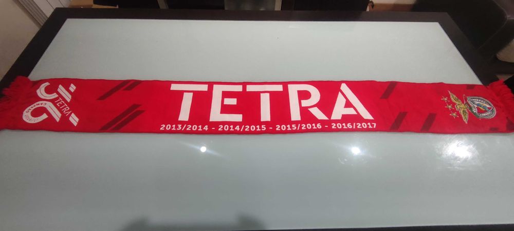 Cachecol oficial Benfica Tetra