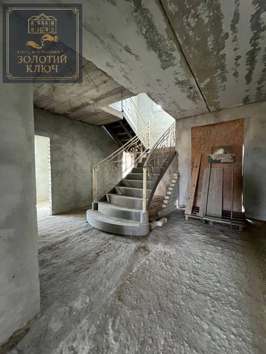 Будинок на Черняхівці біля річки