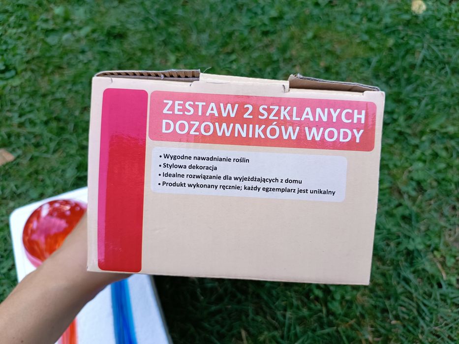 Szklane kule nawadniające, dozownik wody
