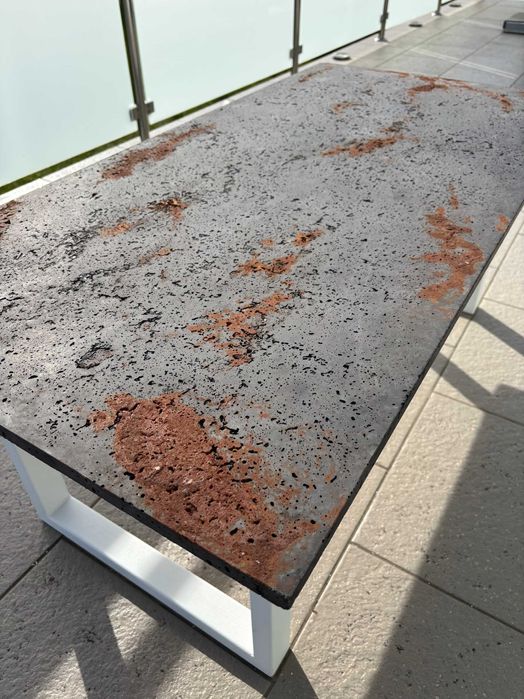 Stół ogrodowy, stolik kawowy, efekt rdzy