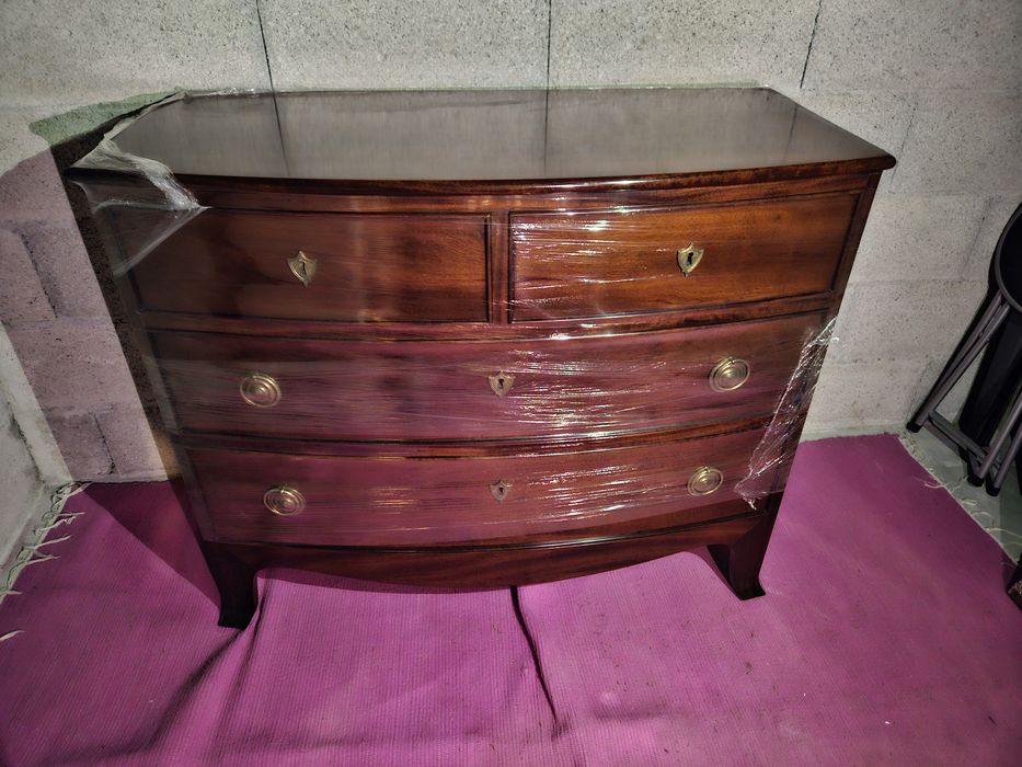 Cómoda clássica nobre