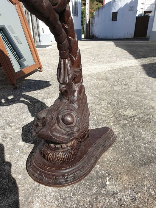 Mesa meia lua com pedra mármore