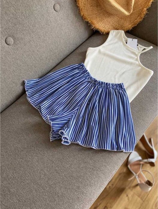 Шорти вільного крою у смужку