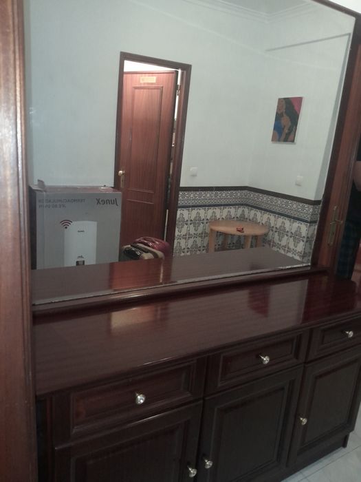 Aparador de mogno macico c/ espelho 200€