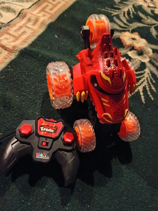 Autko sterowane dragon tumbker