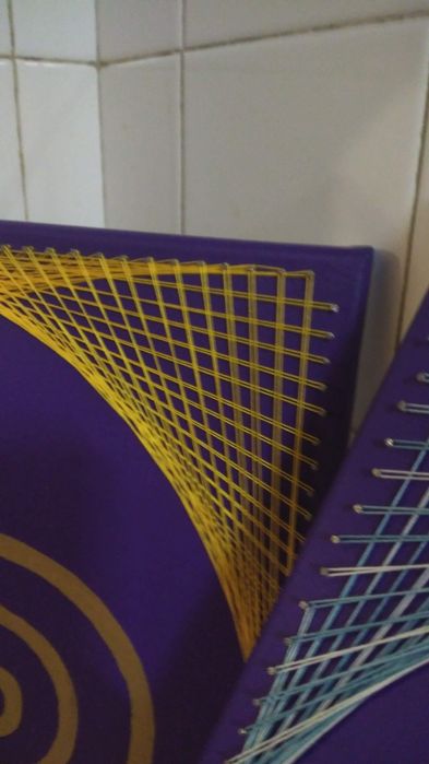 Quadros com  símbolos e decoração a stringart64739325033474124