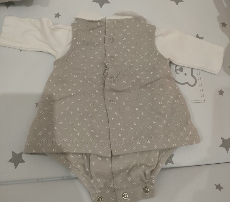 Casaco e body, marca Laranjinha.