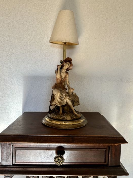 Table Lamp / Figurine64575441752578122