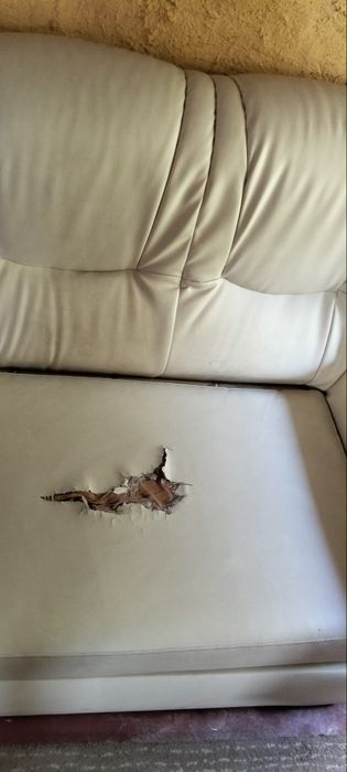Sofá-Cama em Pele Sintética com Cama Dupla
