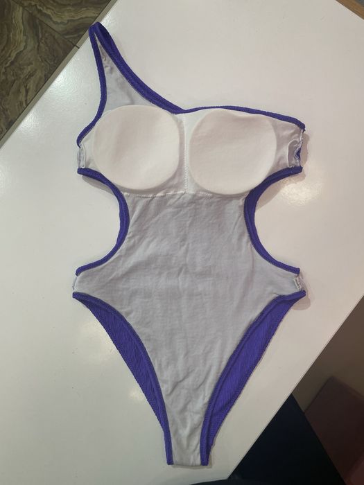 Суцільний  купальник