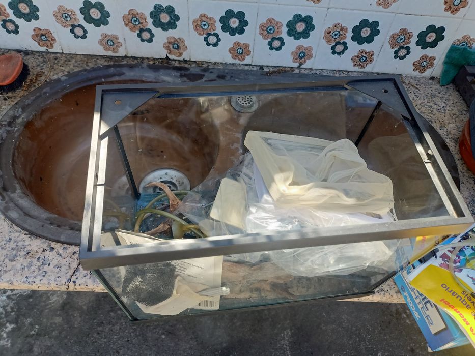 Conjunto de aquarios com acessórios