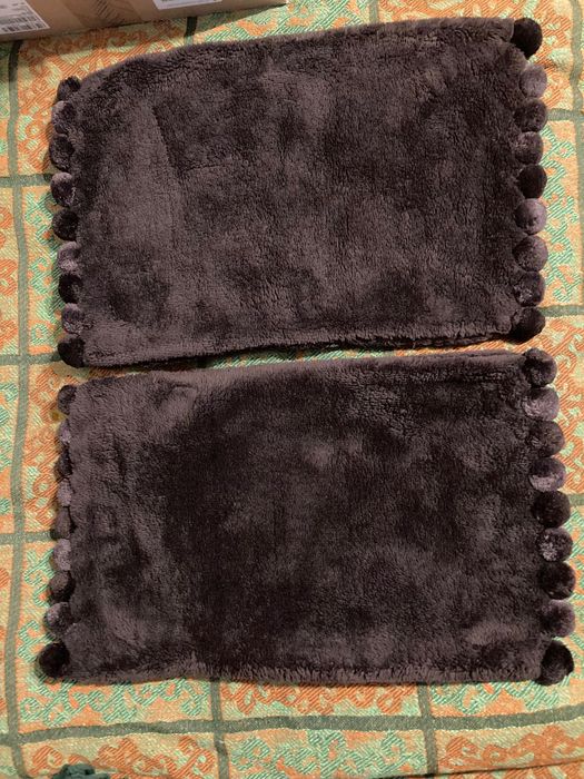 4 nowe poszewki na poduszki, brąz, pompony