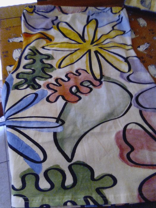 Vestido curto em cai-cai