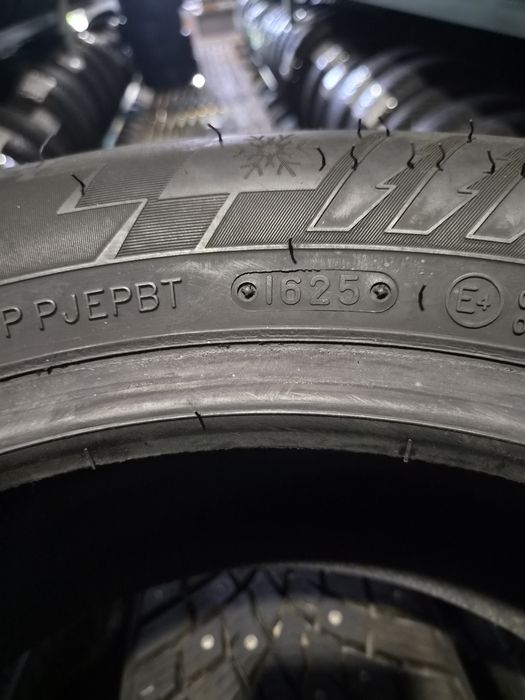 Шини 205/55R16 Triangle (шип)
