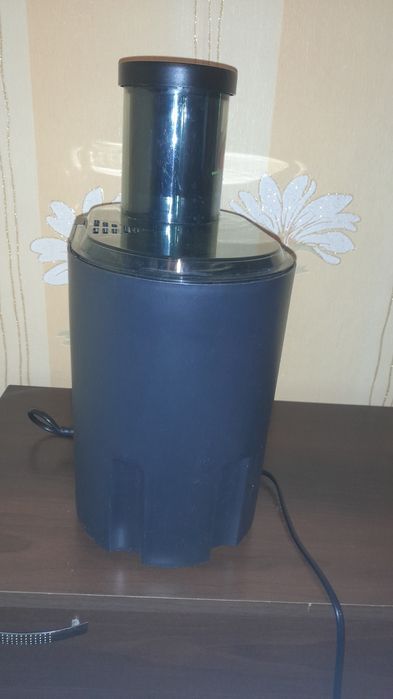 Соковижималка Polaris Pea1241 FruitFusion