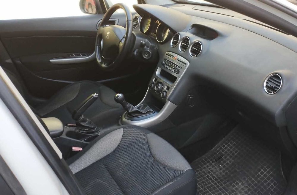 Peugeot 308 sw z 2012 r