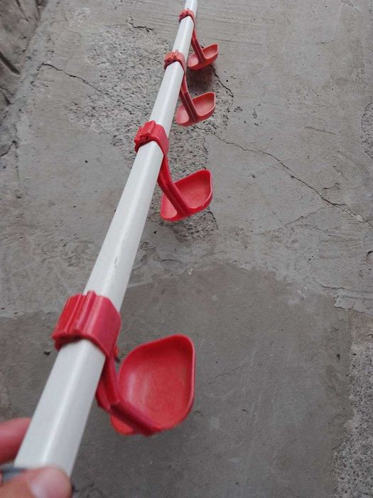 Поилка для курей, цыплят, перепелов