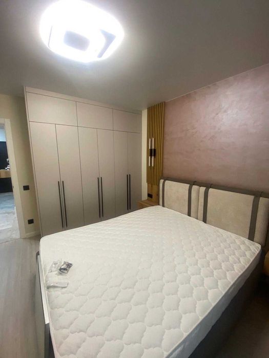 Продаж 2 км квартири на Злуки