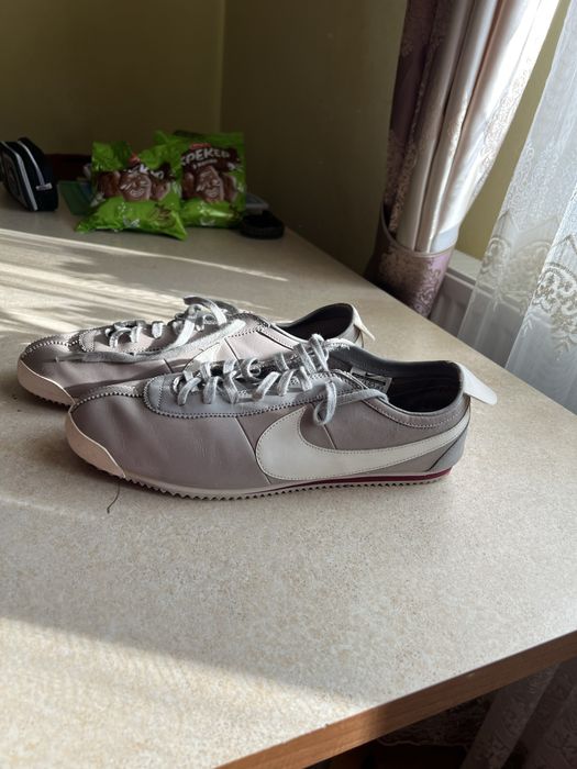 Продам кросівки Nike розмір44.5 устілка 28.5 шкіра