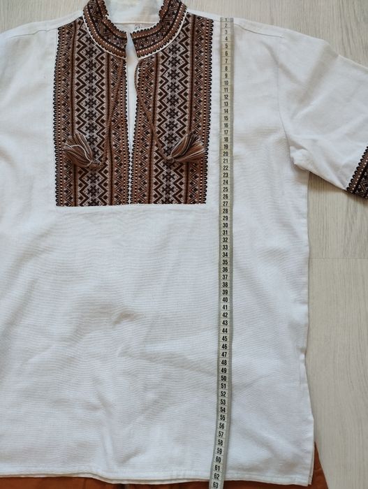 Вишиванка та шорти