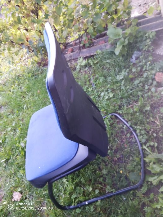 Продам офісне крісло