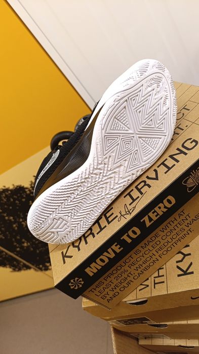 Tênis kyrie Irving flytrap