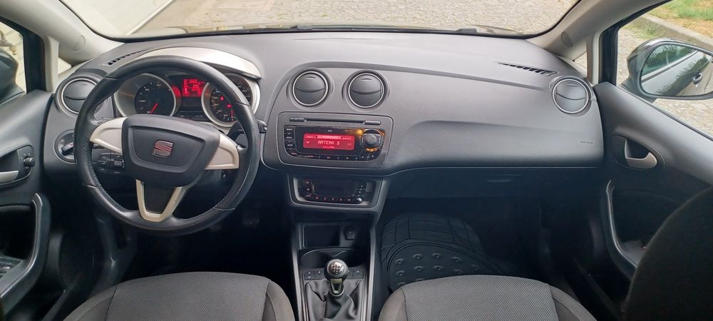 SEAT Ibiza 1.6 TDI 25 Anos – 09/2009 – Único Dono