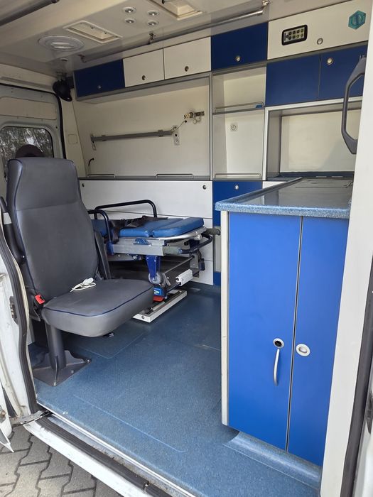 Karetka pogotowia sanitarny citroen jumper 3.0