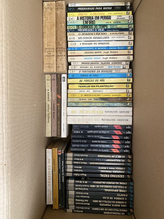 Livros antigos de vários generos