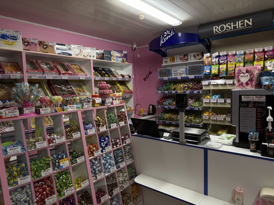 ПРОДАМ магазинчик!!!Солодощі, водичка, кава!!!