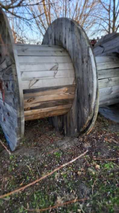 Bębny kablowe drewniane. .