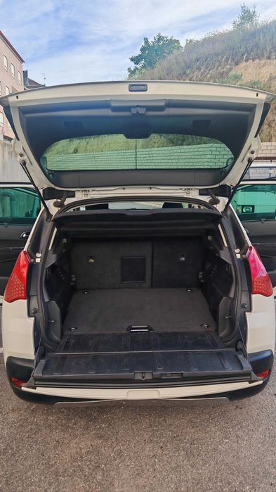 Peugeot 3008 1.6 HDi Sport.  Inspeção feita e IUC pago